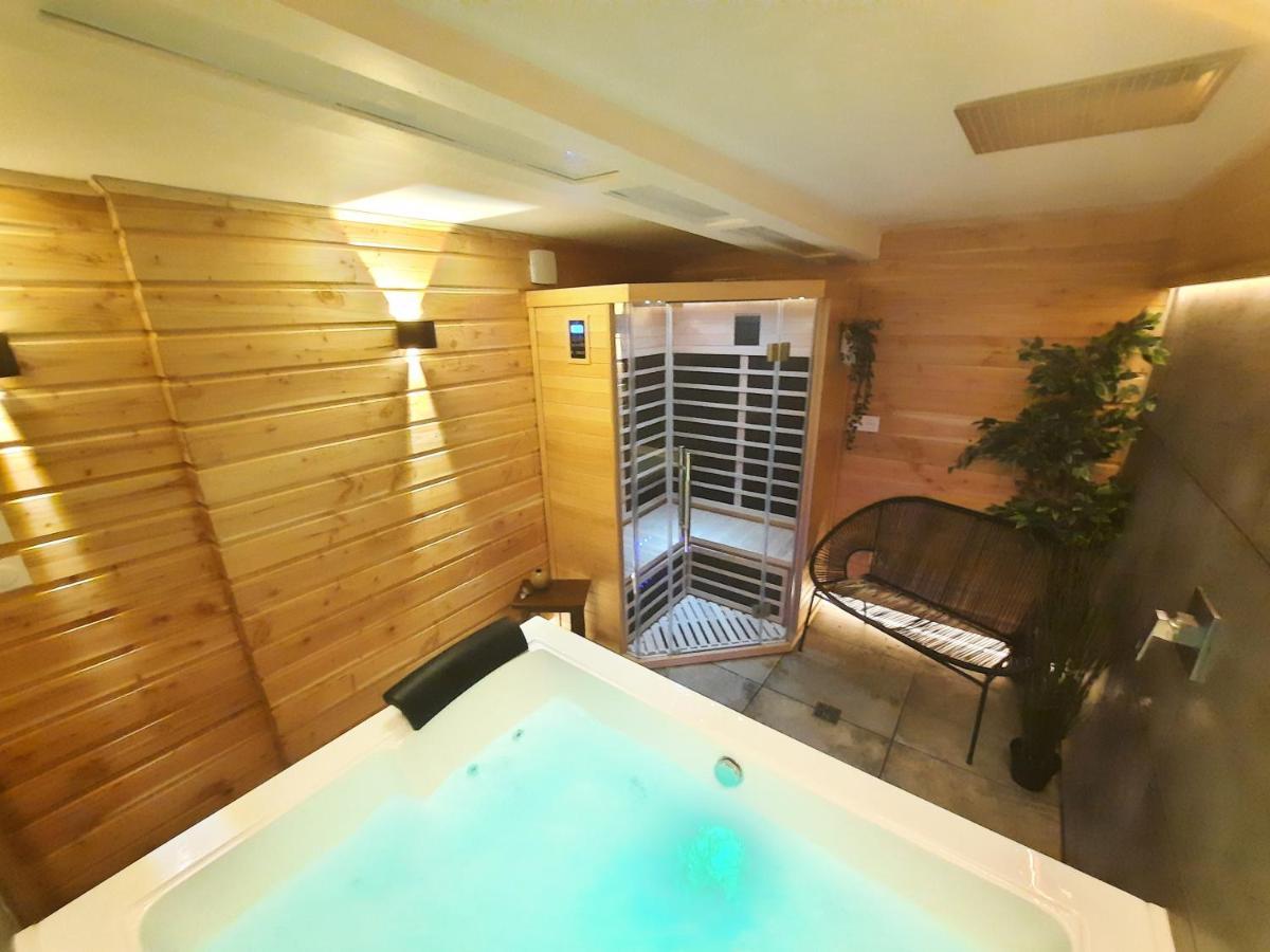 La Villa LIMOUSTA - Maison au cœur du centre historique - Jacuzzi-balneo&Sauna - cour extérieur privative - 350m du vieux bassin&10min de la plage Honfleur Esterno foto